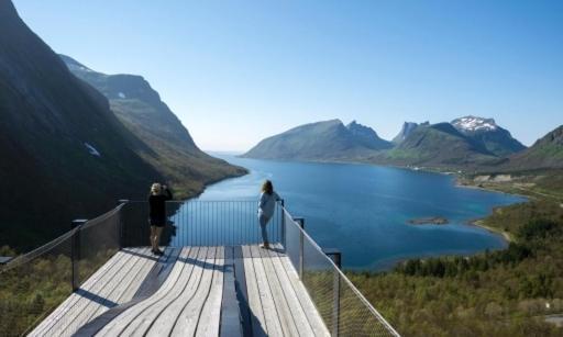 Вилла Mountain Dream House Gryllefjord Экстерьер фото