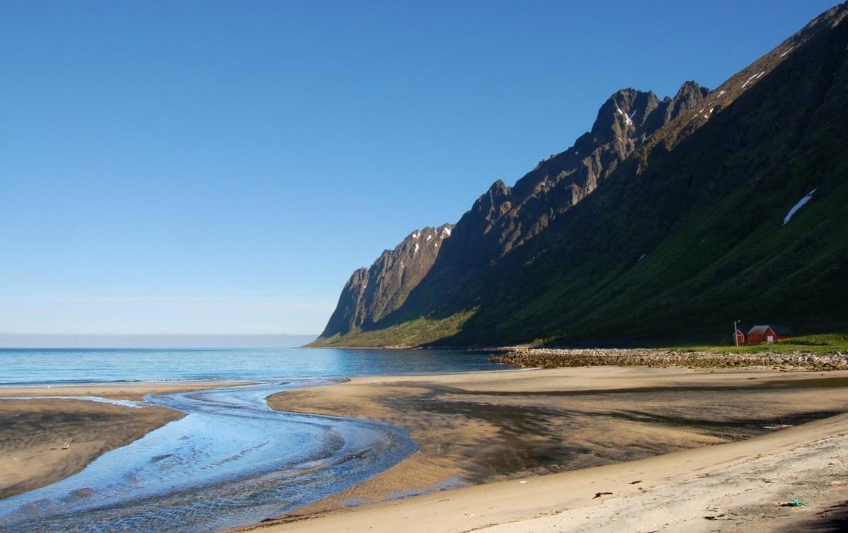 Вилла Mountain Dream House Gryllefjord Экстерьер фото